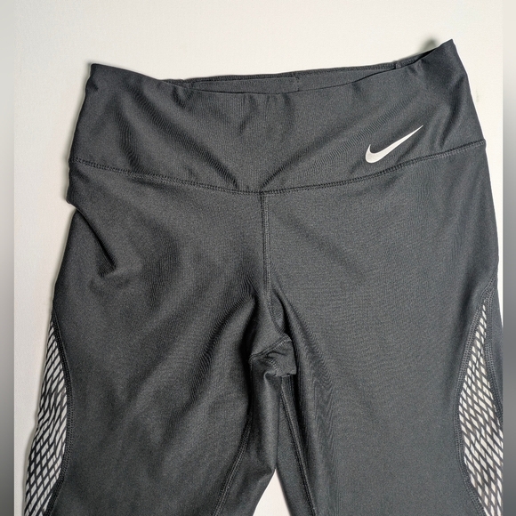 Nike Womens Size S Dri-Fit Power Legendary Capris Tights Pants Black EUC - Picture 6 of 6